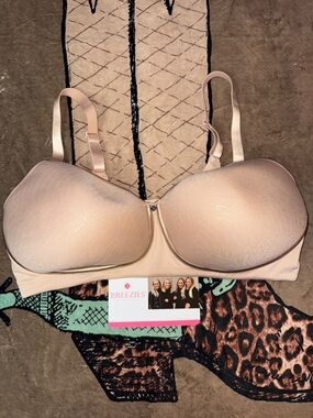 NWT Breezies Featherlite Breathe Wirefree T-Shirt Bra 42C